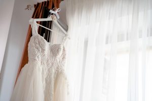 rochie de mireasa, alba, fara bretele